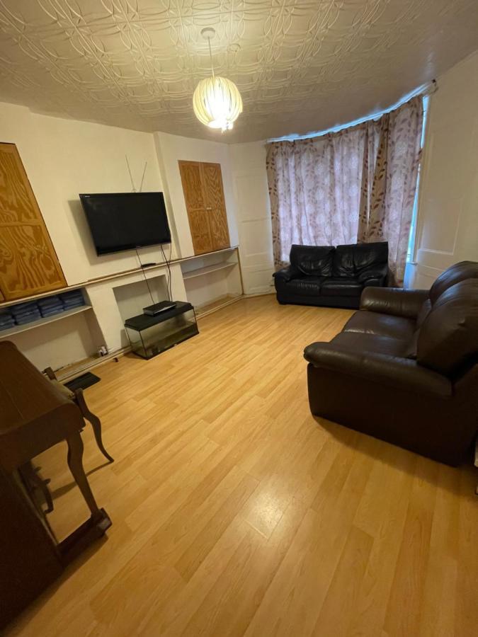 Elmdene Road - Large Room London Eksteriør billede