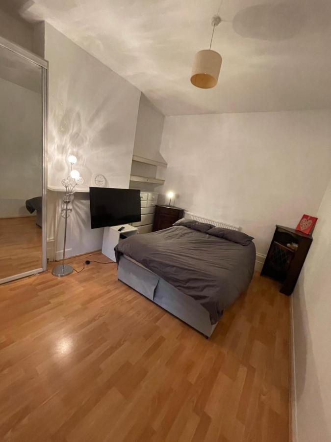 Elmdene Road - Large Room London Eksteriør billede